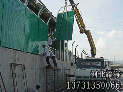 道路声屏障安装