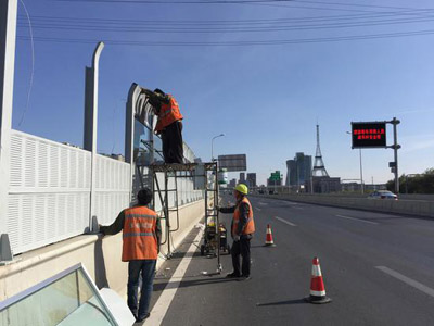 道路声屏障安装