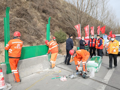 道路声屏障安装